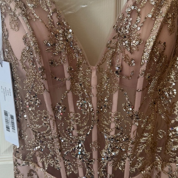 Dress - Picture 4 of 8